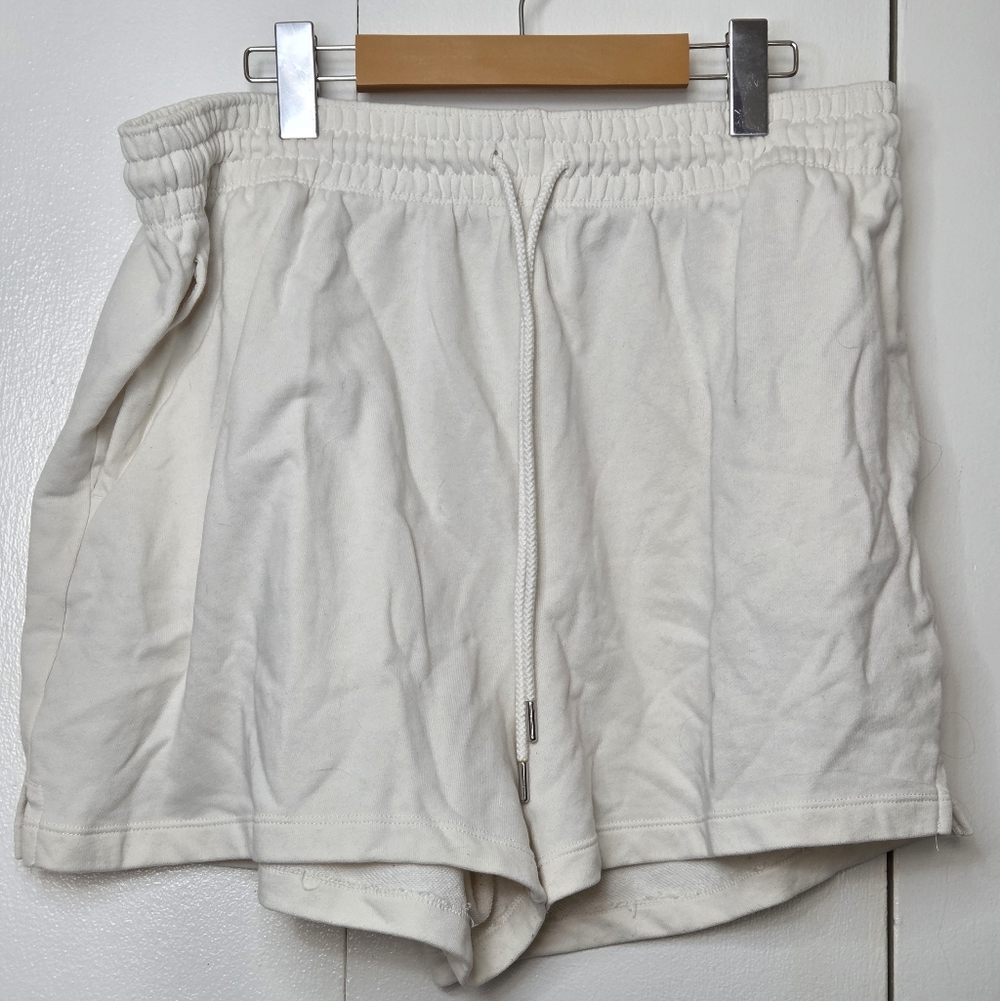H&M Women's XL Cream Athletic Shorts